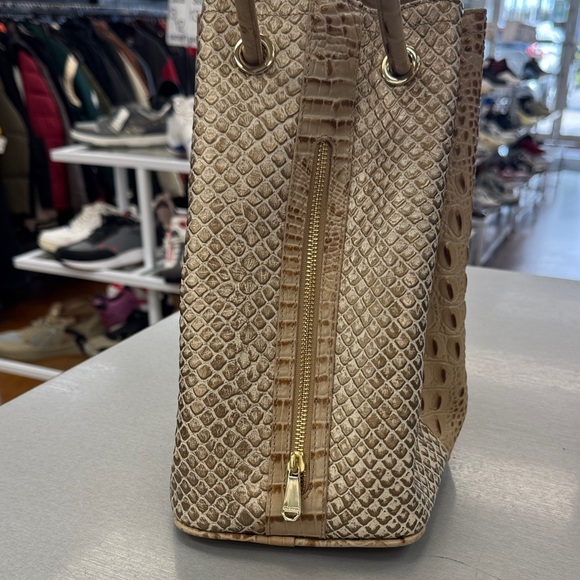 Chic Tan and Brown BRAHMIN Women's Bag - Picture 3 of 13